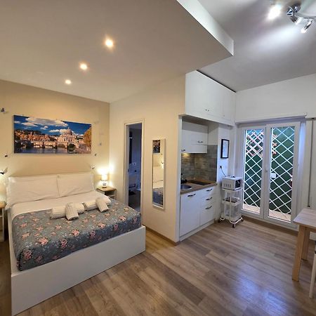 Simone'S Apartment โรม ภายนอก รูปภาพ